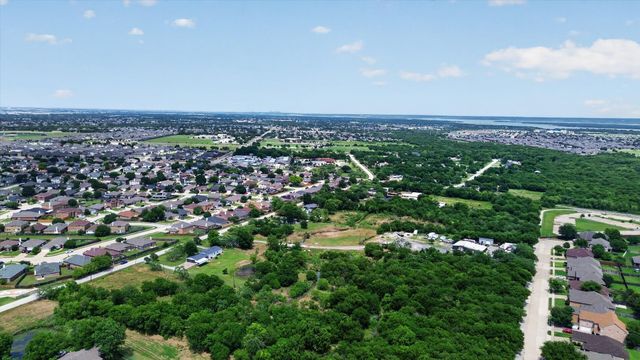 704 Spring Miller Court, Arlington, TX 76002