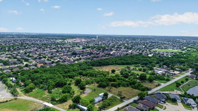 704 Spring Miller Court, Arlington, TX 76002