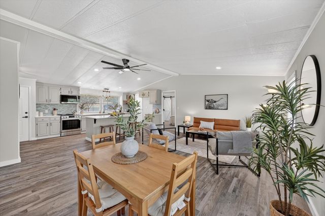704 Spring Miller Court, Arlington, TX 76002
