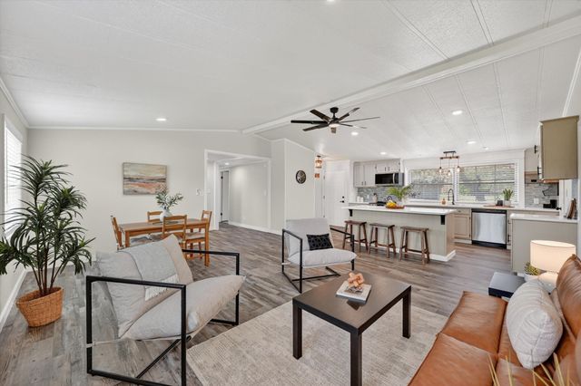 704 Spring Miller Court, Arlington, TX 76002