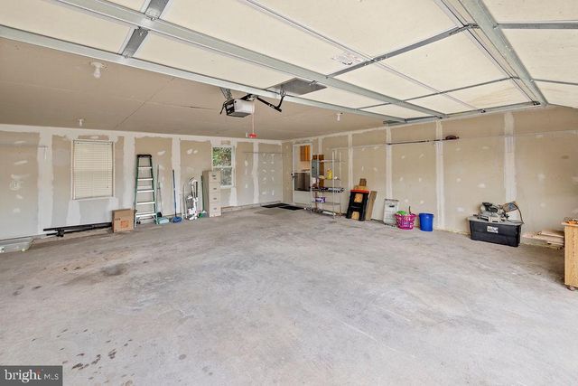 602 PINE TREE LN, Abbottstown, PA 17301
