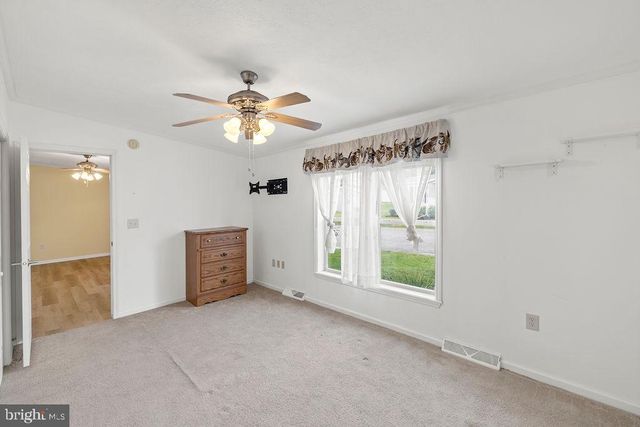 602 PINE TREE LN, Abbottstown, PA 17301