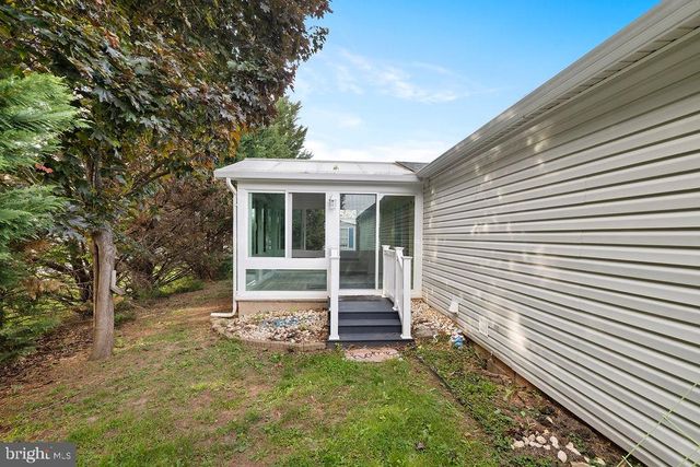 602 PINE TREE LN, Abbottstown, PA 17301
