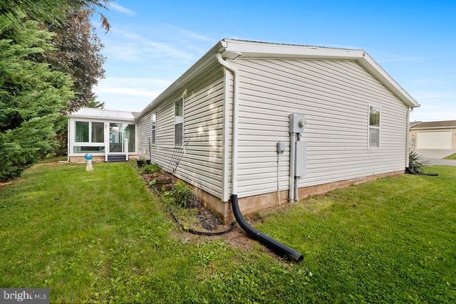 602 PINE TREE LN, Abbottstown, PA 17301