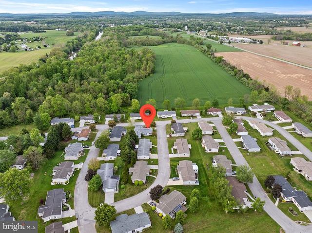 602 PINE TREE LN, Abbottstown, PA 17301