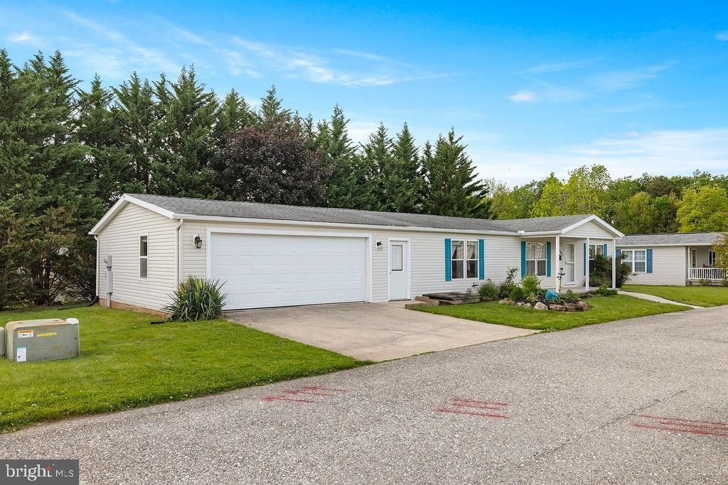 602 PINE TREE LN, Abbottstown, PA 17301