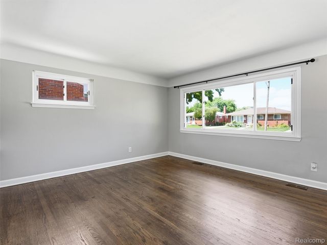 21736 Timberidge Street, St. Clair Shores, MI 48082