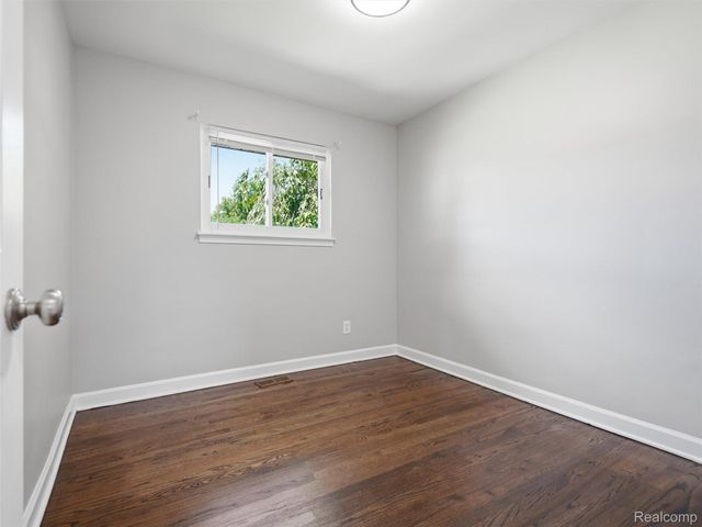 21736 Timberidge Street, St. Clair Shores, MI 48082