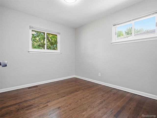 21736 Timberidge Street, St. Clair Shores, MI 48082