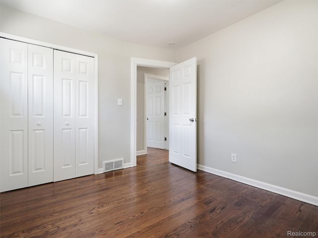21736 Timberidge Street, St. Clair Shores, MI 48082