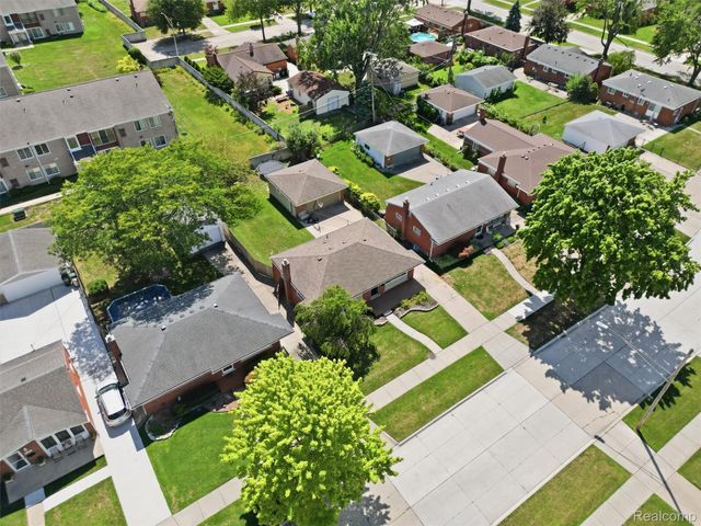 21736 Timberidge Street, St. Clair Shores, MI 48082