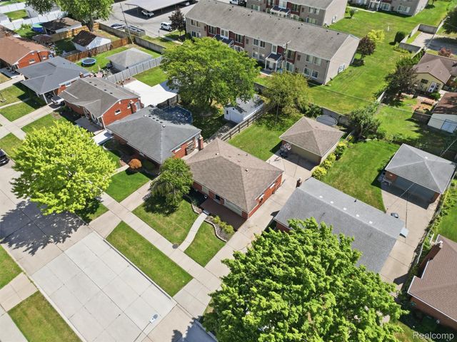 21736 Timberidge Street, St. Clair Shores, MI 48082