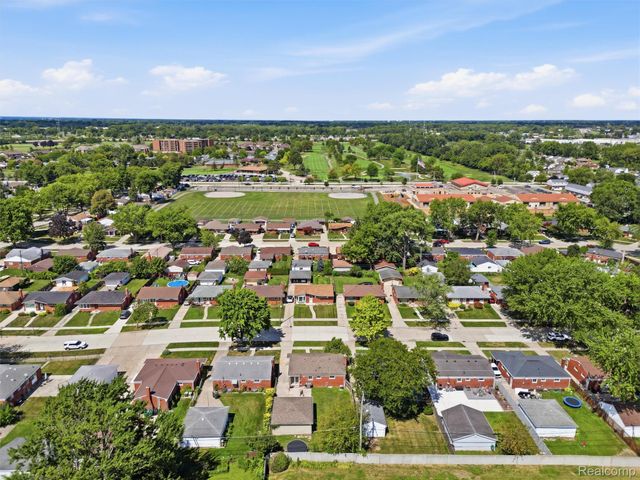 21736 Timberidge Street, St. Clair Shores, MI 48082