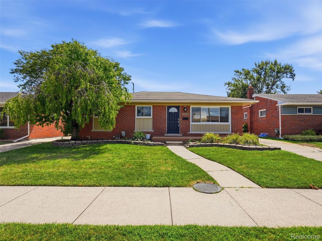 21736 Timberidge Street, St. Clair Shores, MI 48082