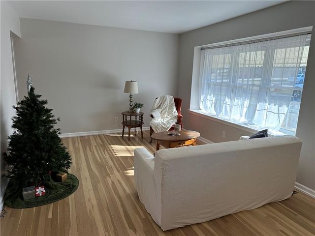 12806 E 33 Street S, Independence, MO 64055