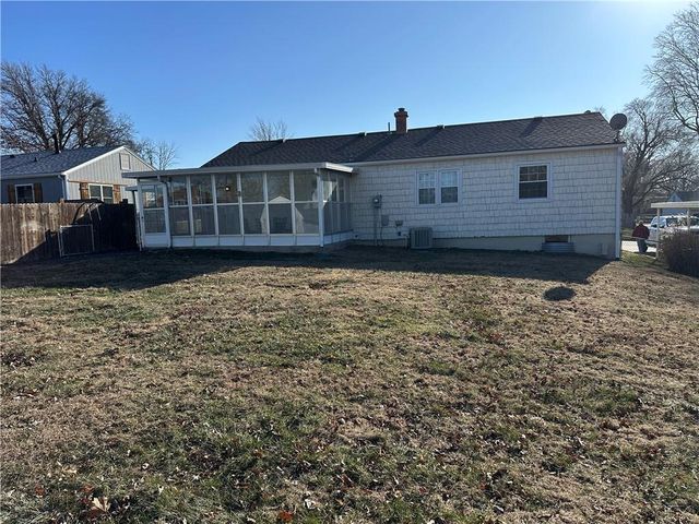 12806 E 33 Street S, Independence, MO 64055