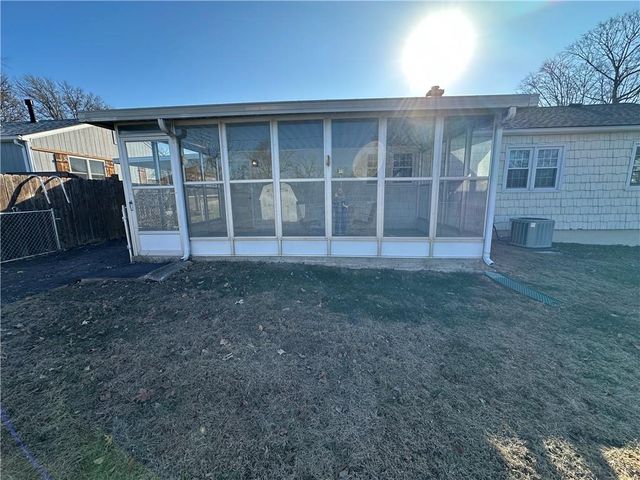 12806 E 33 Street S, Independence, MO 64055