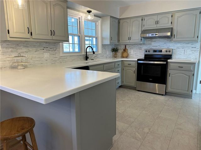 12806 E 33 Street S, Independence, MO 64055