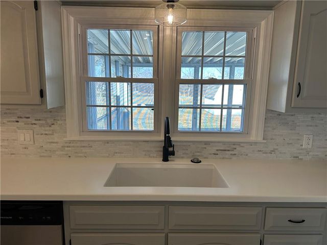 12806 E 33 Street S, Independence, MO 64055