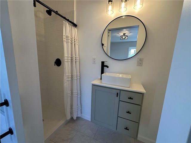 12806 E 33 Street S, Independence, MO 64055