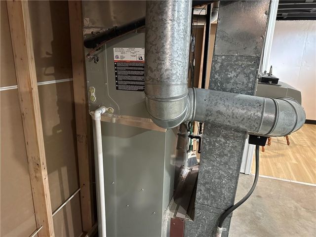 12806 E 33 Street S, Independence, MO 64055