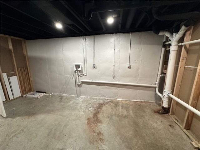 12806 E 33 Street S, Independence, MO 64055