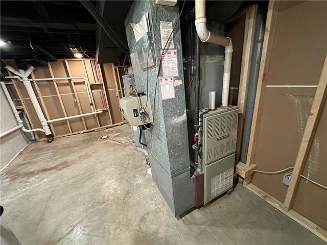 12806 E 33 Street S, Independence, MO 64055