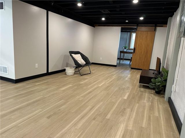 12806 E 33 Street S, Independence, MO 64055