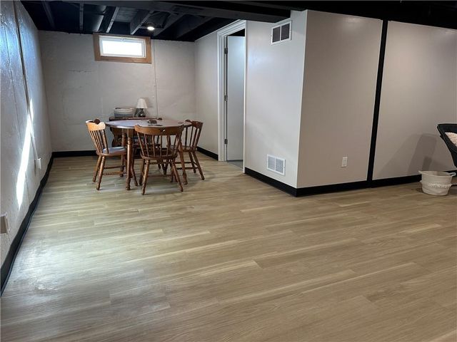 12806 E 33 Street S, Independence, MO 64055