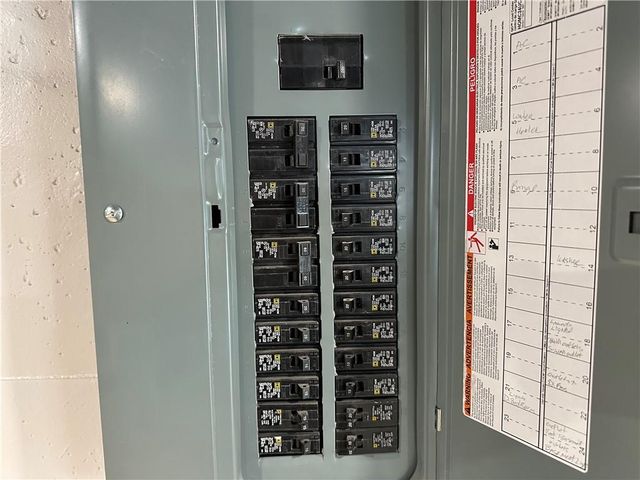 12806 E 33 Street S, Independence, MO 64055