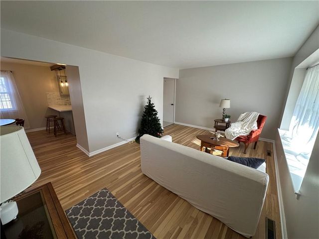 12806 E 33 Street S, Independence, MO 64055