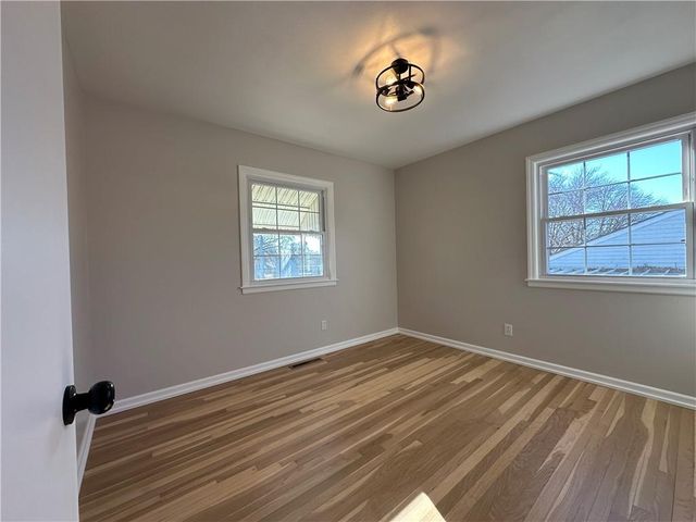 12806 E 33 Street S, Independence, MO 64055