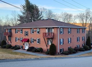 297 Ashland Ave 17, Southbridge, MA 01550