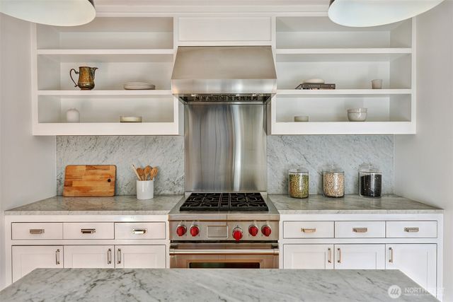 719 35th Avenue, Seattle, WA 98122