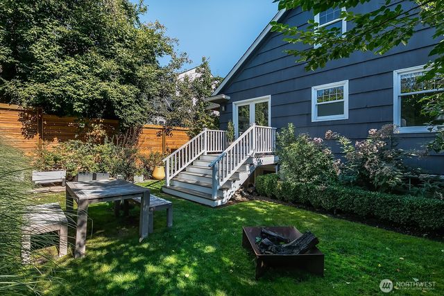 719 35th Avenue, Seattle, WA 98122