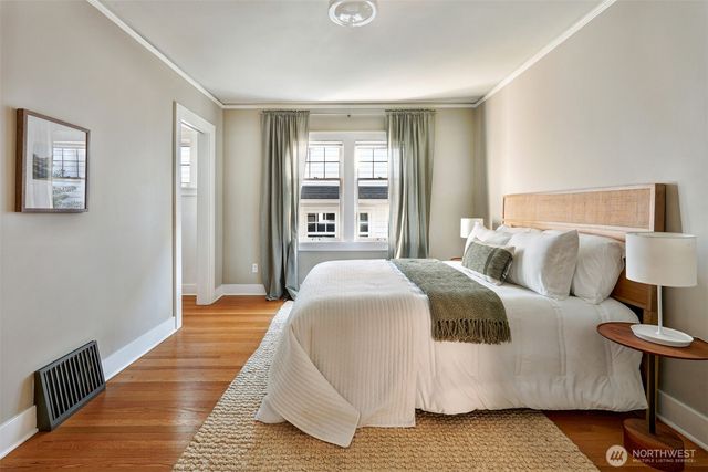 719 35th Avenue, Seattle, WA 98122