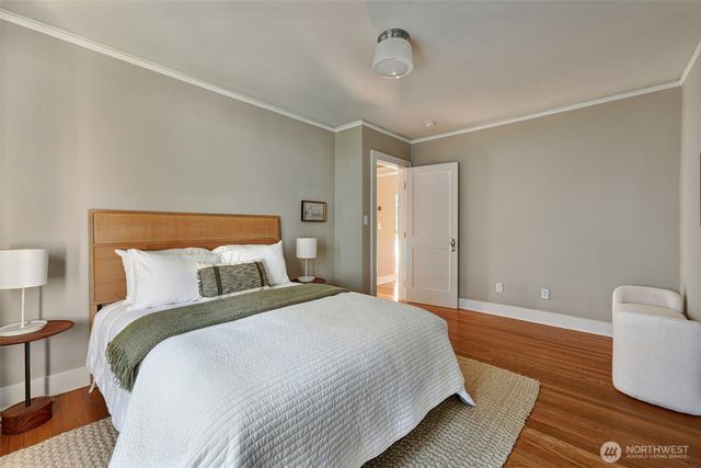 719 35th Avenue, Seattle, WA 98122