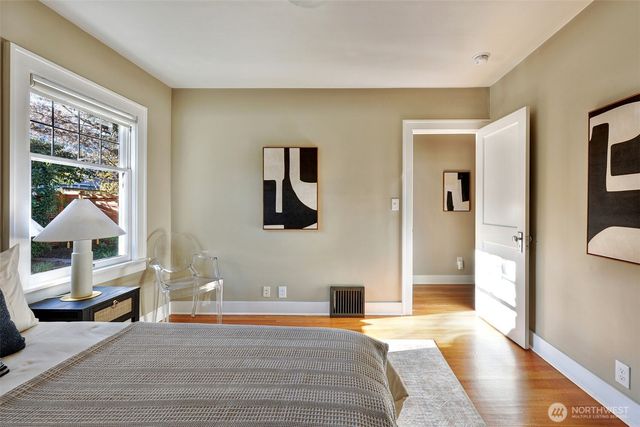 719 35th Avenue, Seattle, WA 98122