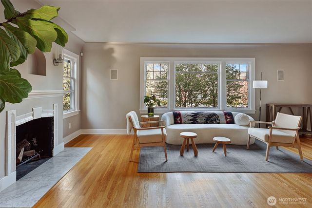 719 35th Avenue, Seattle, WA 98122