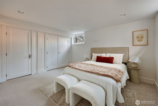 719 35th Avenue, Seattle, WA 98122