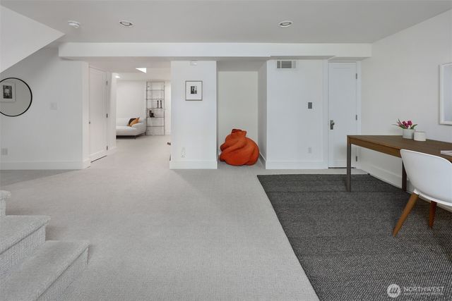 719 35th Avenue, Seattle, WA 98122