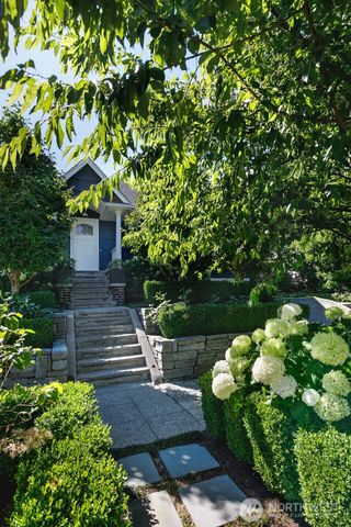 719 35th Avenue, Seattle, WA 98122