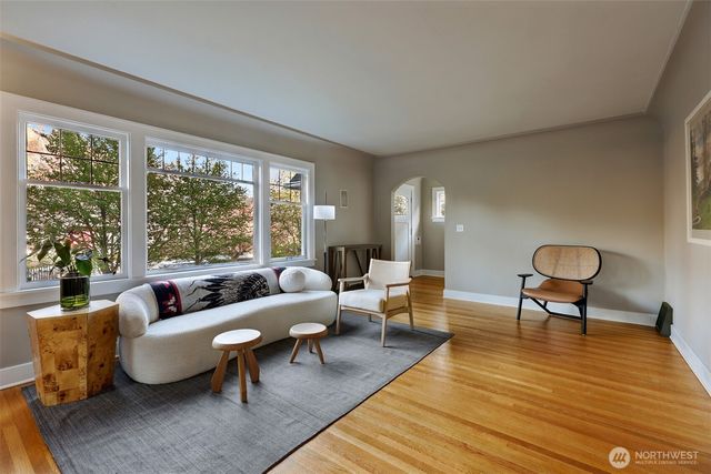 719 35th Avenue, Seattle, WA 98122