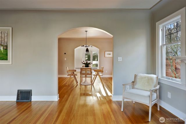 719 35th Avenue, Seattle, WA 98122