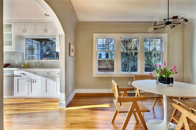 719 35th Avenue, Seattle, WA 98122