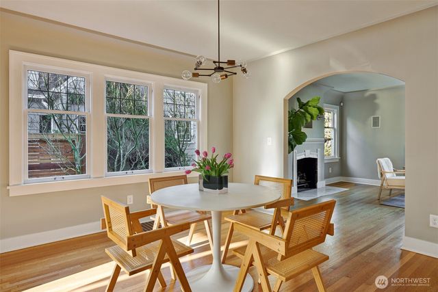 719 35th Avenue, Seattle, WA 98122