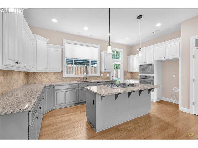 10851 Nw CLAIRE Ct, Portland, OR 97229