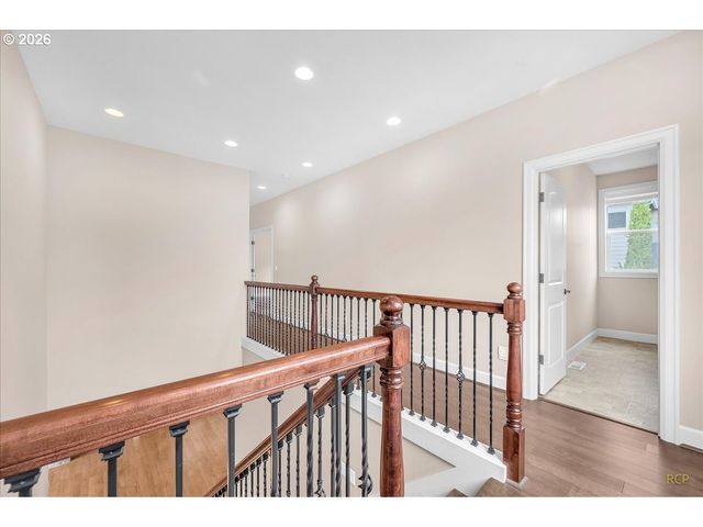 10851 Nw CLAIRE Ct, Portland, OR 97229