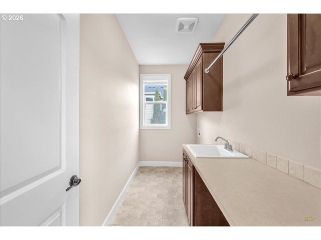 10851 Nw CLAIRE Ct, Portland, OR 97229