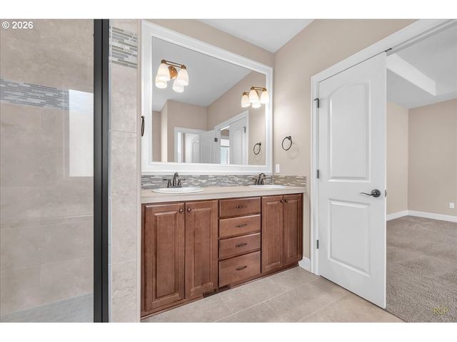 10851 Nw CLAIRE Ct, Portland, OR 97229